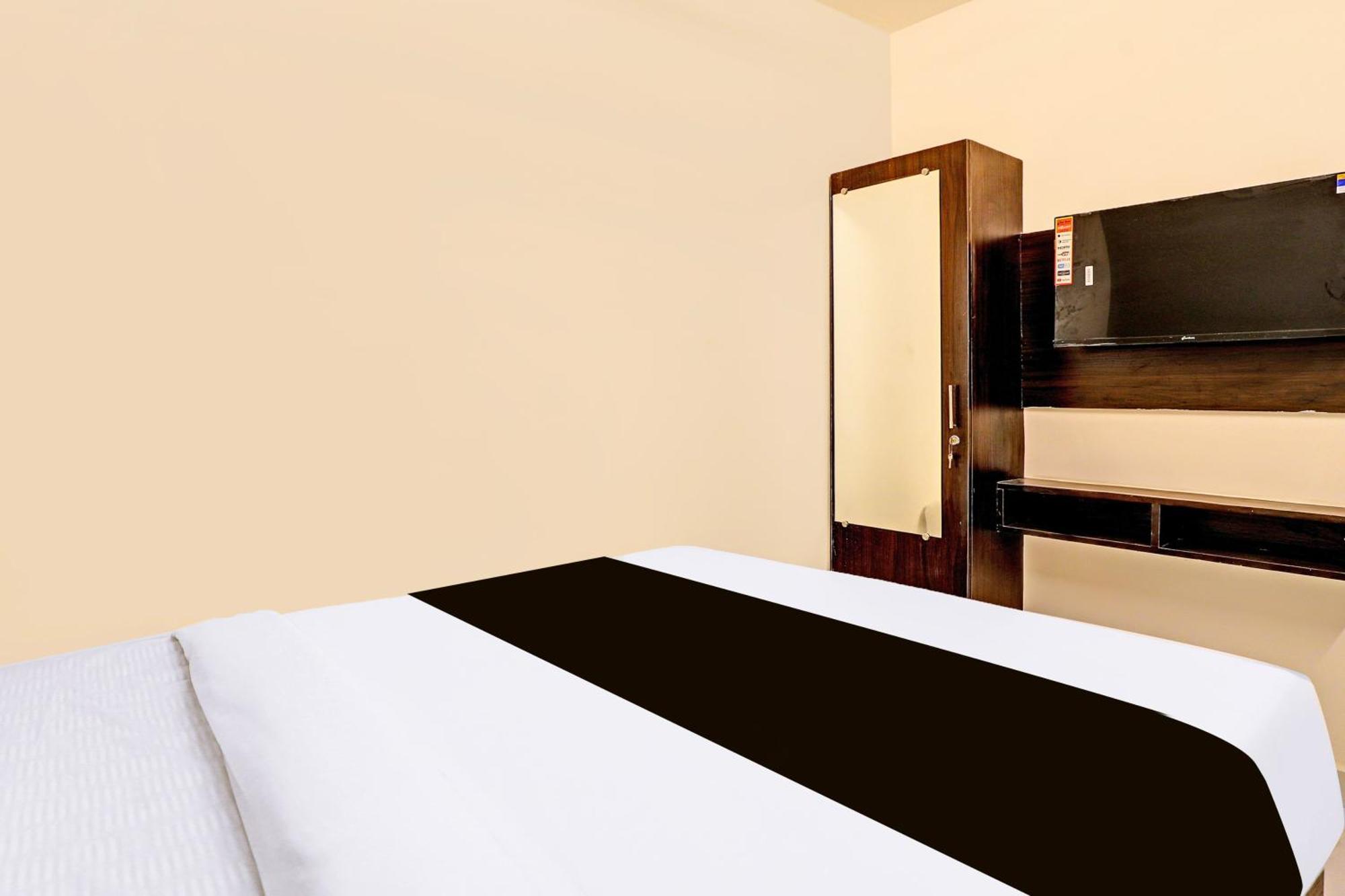 Super Hotel O Inn11 Near Central Station Chennai Esterno foto