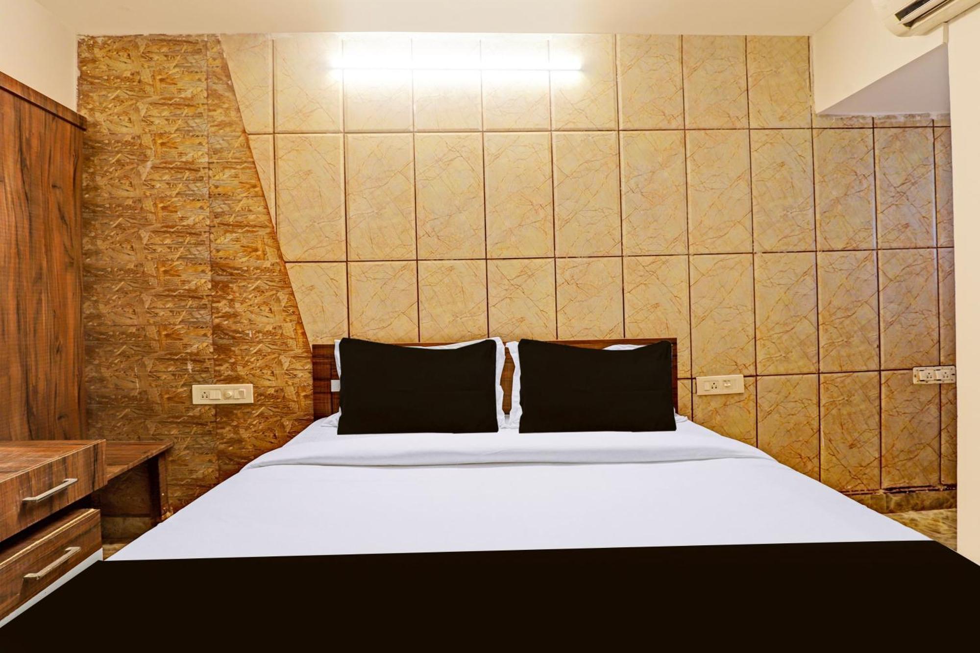 Super Hotel O Inn11 Near Central Station Chennai Esterno foto