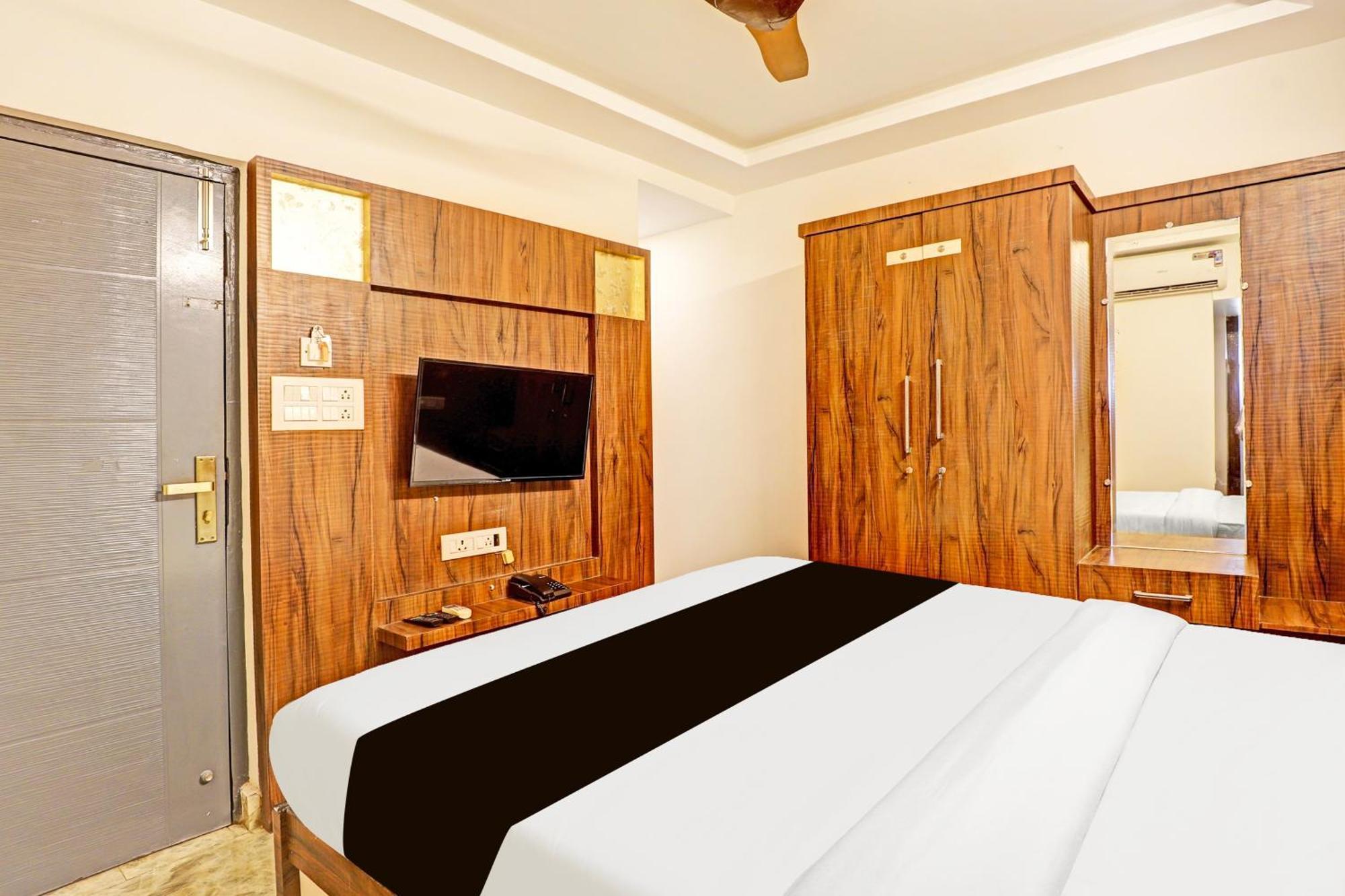 Super Hotel O Inn11 Near Central Station Chennai Esterno foto